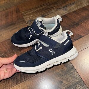 On Running Kids' Sneakers in Navy and White